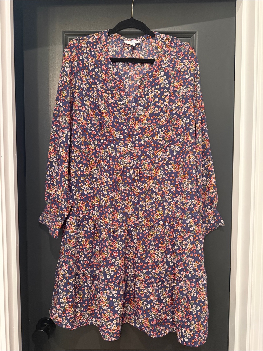 Time & Tru Floral V-Neck Tiered Dress in Navy